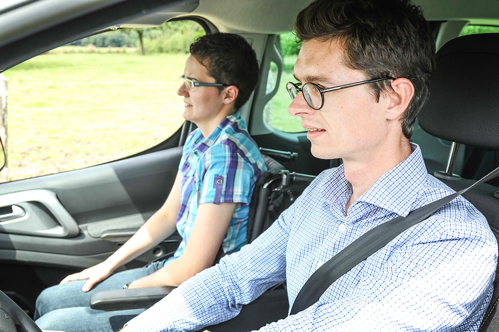 Louez Une Voiture Accessible En Place Avant !