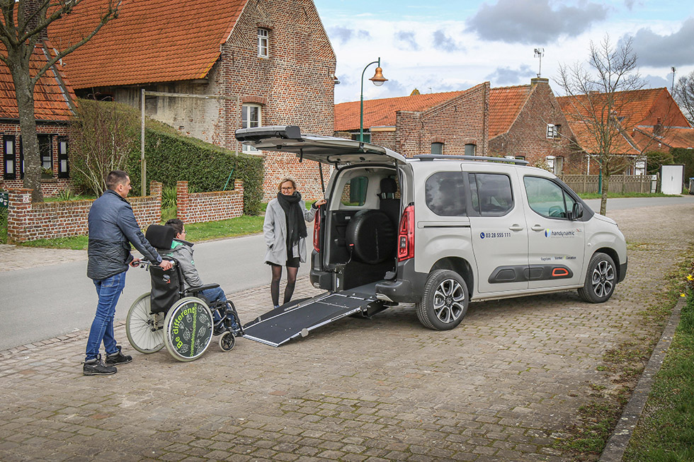 Louez Une Voiture Aménagée Handicap Pour Répondre à Un Besoin Urgent Pendant Le Confinement