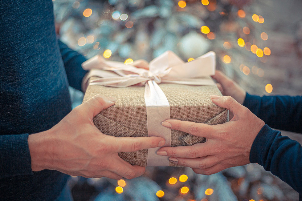 A L’approche De Noël, Voici Des Idées De Cadeaux Originaux Pour Votre Proche En Fauteuil Roulant…