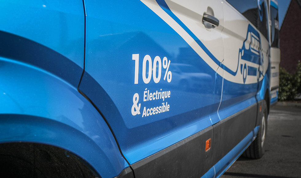 Profil de minibus TPMR 100 % électrique et accessible