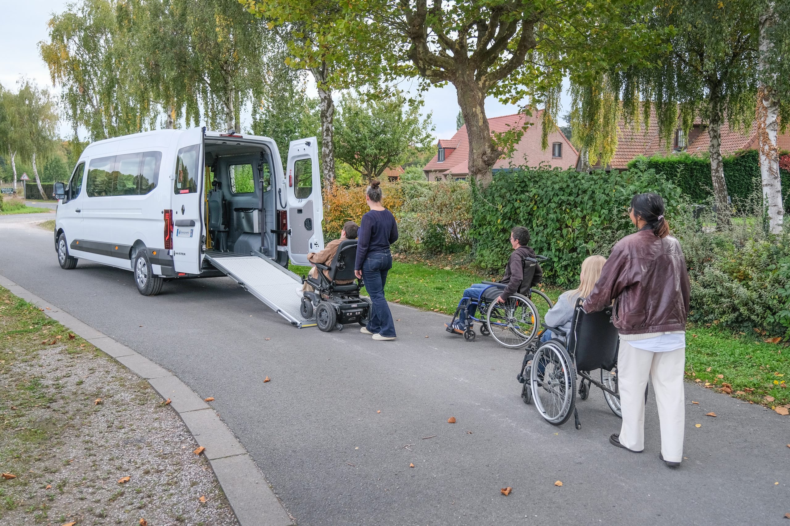 Renault Master E-Tech L3H2 TPMR Triflex : Le Minibus électrique Accessible Et Modulable