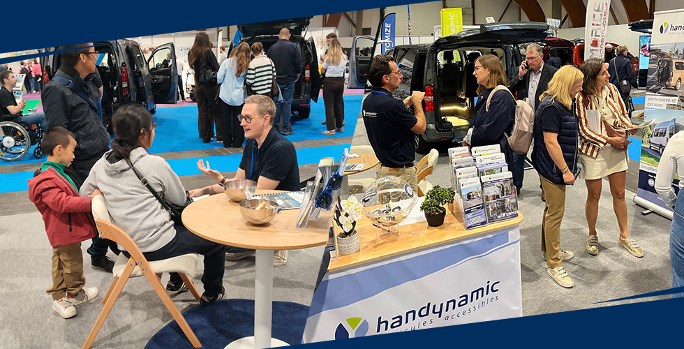 Moments d'échanges sur le stand Handynamic au salon Autonomic Grand Ouest 2026